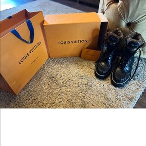 LV Beaubourg ankle boot in calf leather/sold out !!!!! 100% authentic/sz 40/
